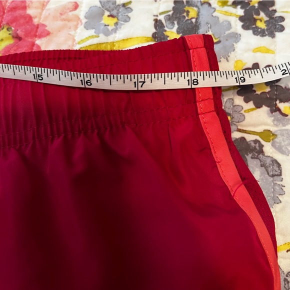 Women’s running shorts - Picture 4 of 7